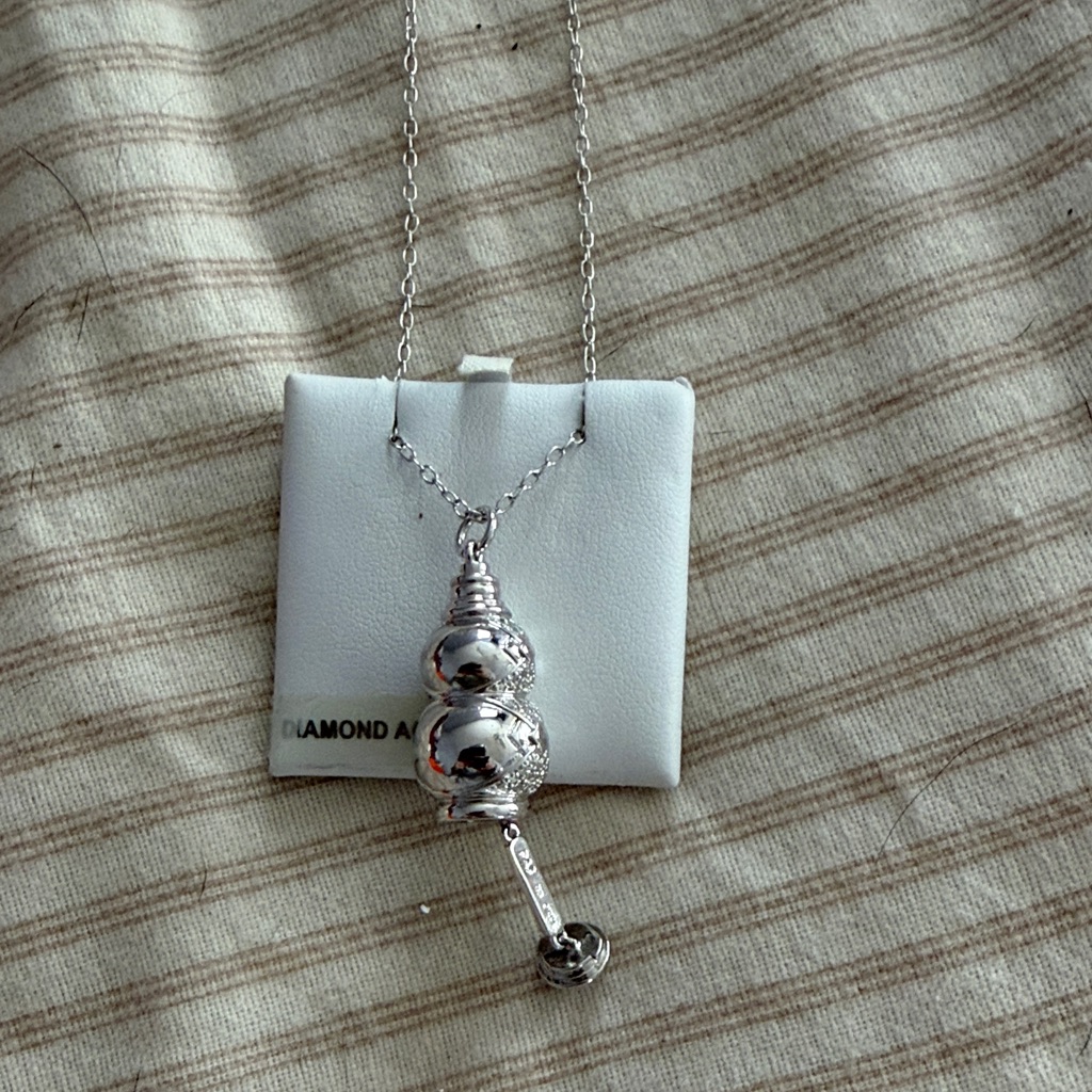 Qvc Silver Pendant Necklace 20$